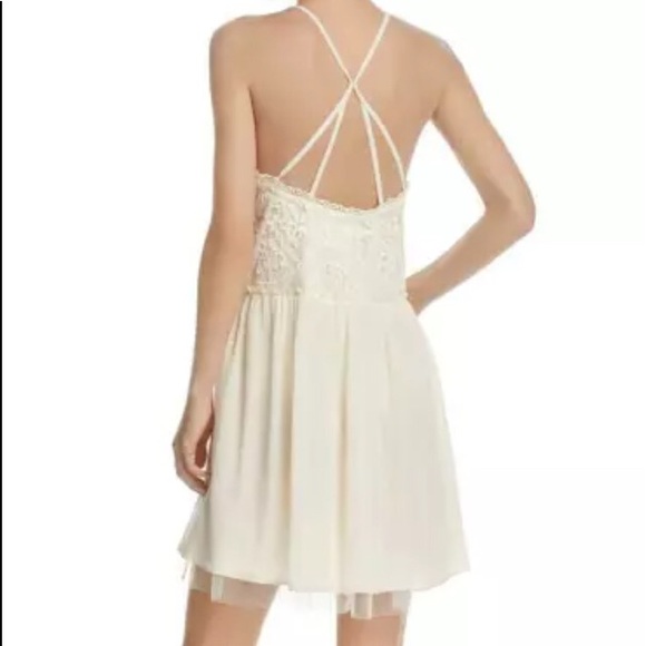 Freeway Ivory Lace Party Dress - Picture 3 of 7